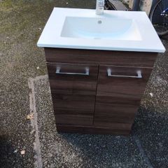 vanity unit with mixer tap, basin broken