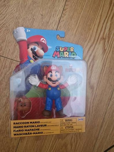 Super Mario Raccoon Mario With  Super Leaf 10cm Action Figure