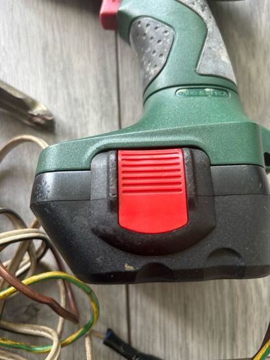 Bosch Modified Impact drill modified to use on a 12v car battery and 100 impact drill bits