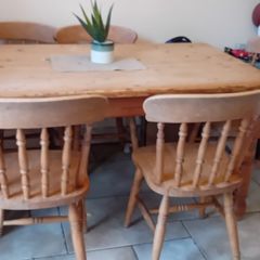 Kitchen table +  6 chairs