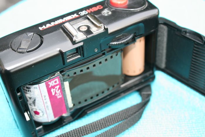 1980`s Hanimex 35 Hsc 35mm Viewfinder Film Camera In Very Good Condition
