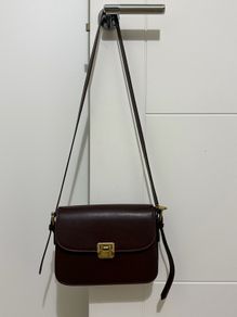 Cross body bag. Shoulder bag. Hand bag.