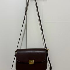 Cross body bag. Shoulder bag. Hand bag.