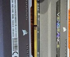 RAM Corsair Vengeance DDR4 8GB x2