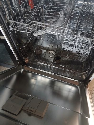 Hotpoint Dishwasher