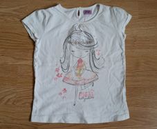 Size: Age 4 to 5 - A Cute Little Girls Top - E