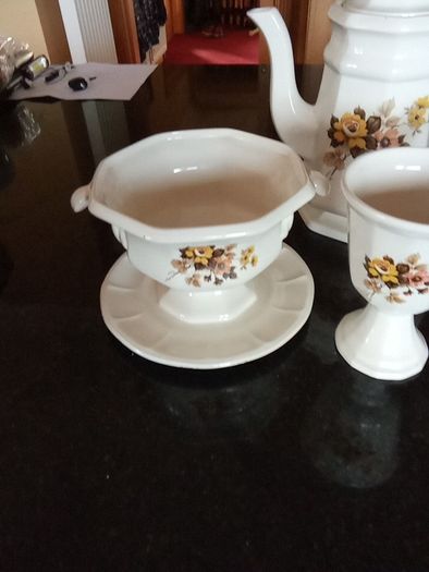 Pottery. Now Reduced To 40.00