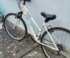 bicycle HYBRID 6 gears