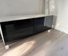 BESTA tv unit 120 x 42 x 48 glass doors & top