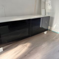 BESTA tv unit 120 x 42 x 48 glass doors & top