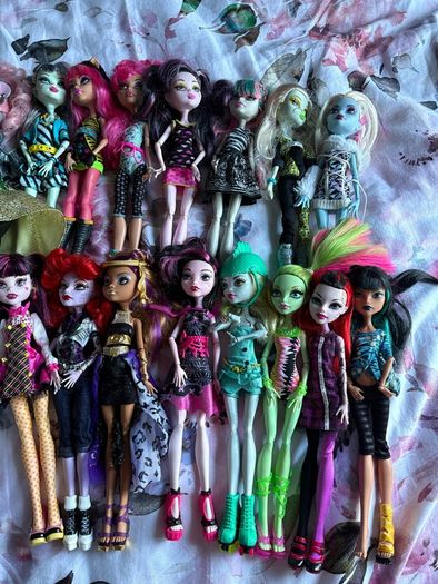 g1 monster high dolls