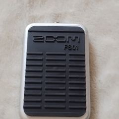 Zoom FS01 Footswitch for Guitar Pedals and Drum Machines