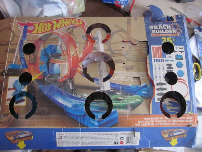 Hot Wheels Track Builder system 35+ Pieces.