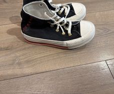 Girls converse size 12 UK