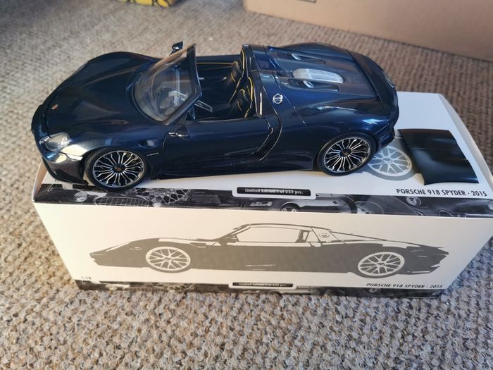 Minichamps Porsche 918 Spyder Limited Edition 1/18