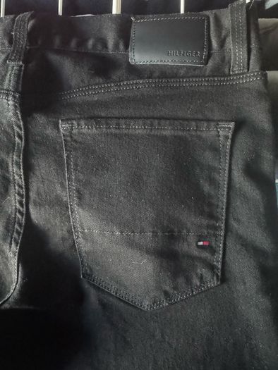 Brand new Tommy Hilfiger men's Bleecker Black Slim Jeans size W32 L30 Postage included