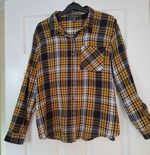 Ladies shirt Size 16
