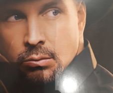 Garth Brooks  - The Ultimate Hits. 2 CD + DVD.