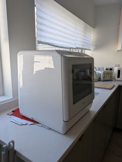 Table top dishwasher