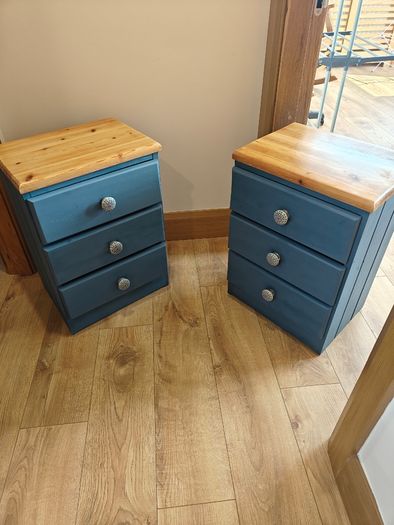 Pair of bedside lockers