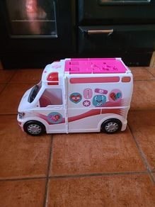 Barbie Ambulance Care Clinic