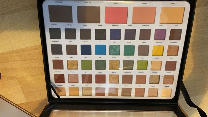 Large eyeshadow palet brand new