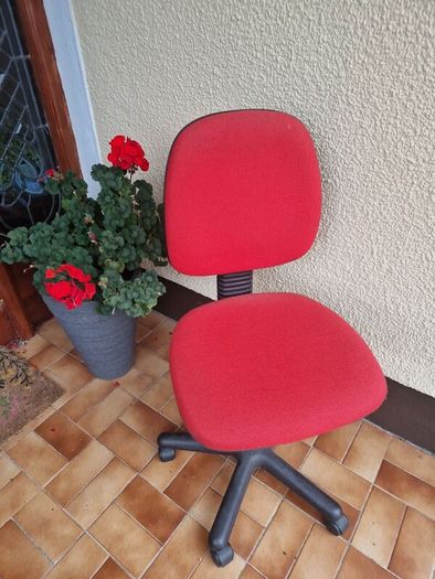 Office swivel chair