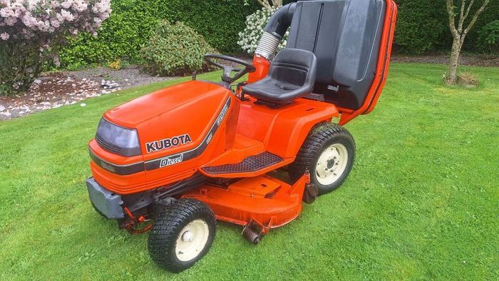 Kubota G1900 ride on mower