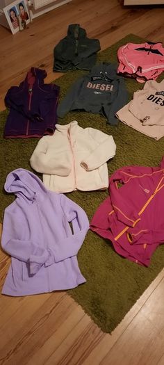 Hoodies and sweatshirts
