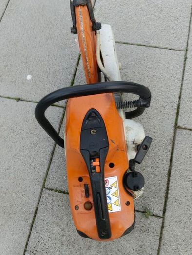 Stihl TS - 410 consaw with 12" inch diamond disc in excellent working condition, which starts half pull. Just had a full service.