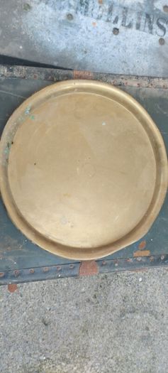 Vintage brass metal tray ,great patina ,,age ,,its old pub tray years ago before name brand trays  ,,buyer collects or pays postage thank you,,collectors item, sold as is