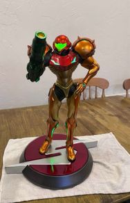 Metroid varia suit exclusive -nintendo figure -  first 4 figures