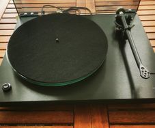 Rega Planar 3 Turntable