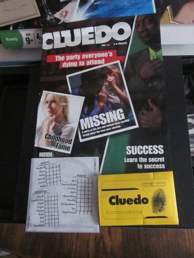 Cluedo Discover the Secrets Board Game