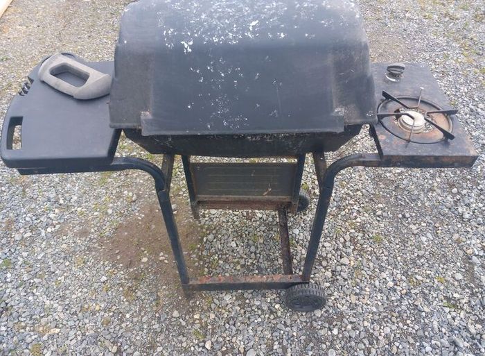 Gas barbecue