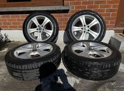 4 x Mercedes genuine 17" alloys with tyres