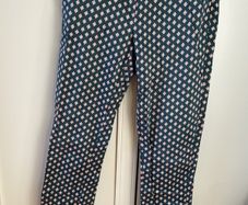H&M dark green with beige & red diamond design straight leg trousers size 10