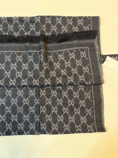 GG  wool scarf