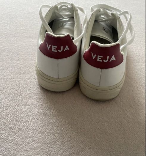 Veja runners Size 40 UK7