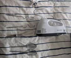 Showvigor Hand Mixer , 7 Speed, 180W ,Excellent Condition