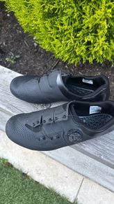 road bike shoes and pedals