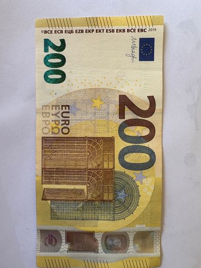 200 Euro bank note