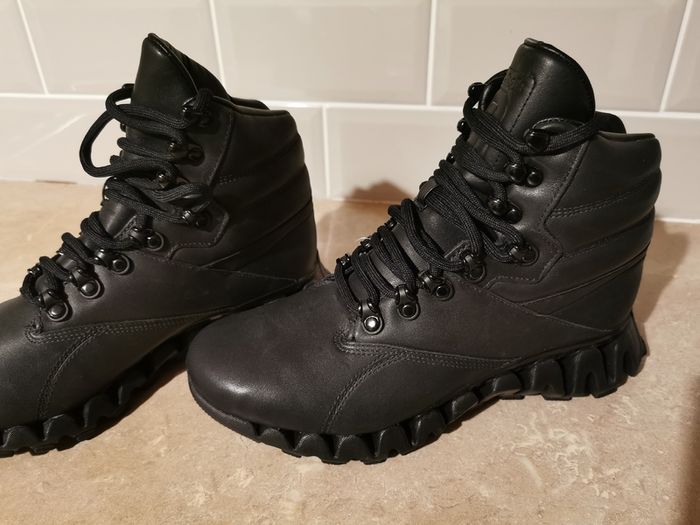 Men's Reebok boots Genuine leather Black Winter Sneakers EUR40 US7.5 UK6.5