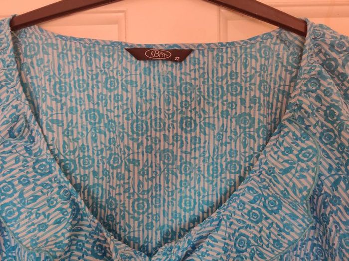 Brand New blue floral Bm top size UK22 EU50 postage included