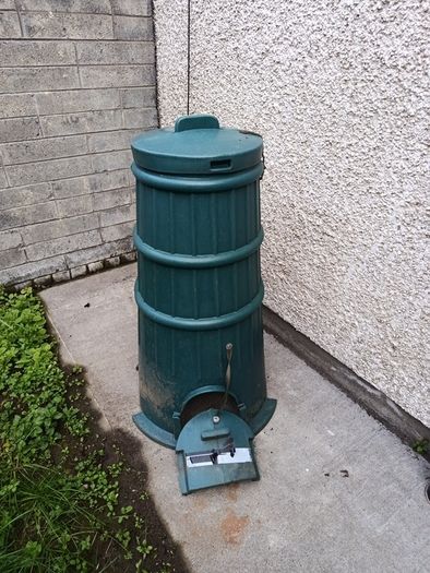 Compost bin