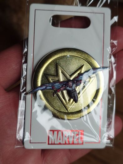 Disney Marvel Pin set