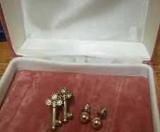 Golden studs and keys