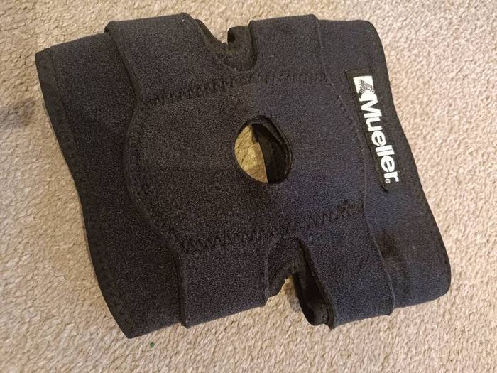 Mueller knee support
