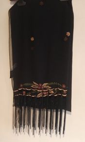 New shawl/scarf with beads tag attached