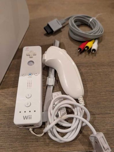 Nintendo Wii Bundle - #413